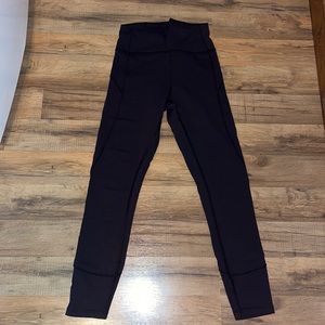 Lululemon in movement leggings 25” size 6